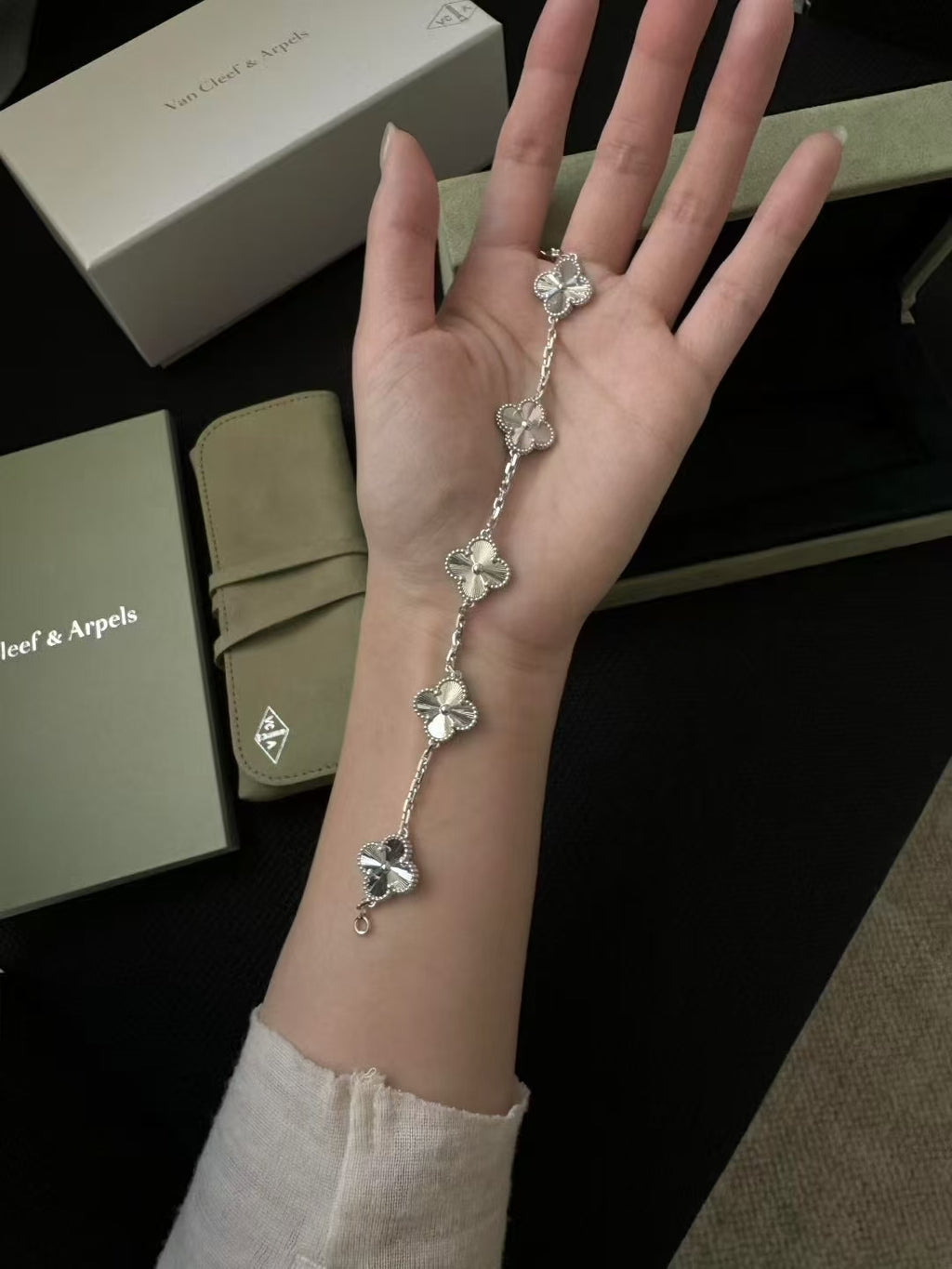 5 motif clover Silver Bracelet