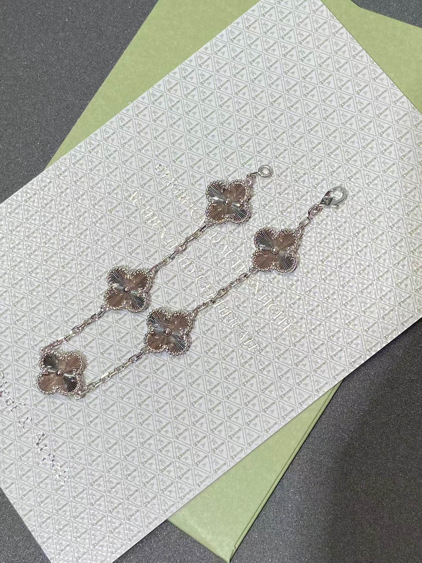 5 Motifs Lucky Silver Bracelet