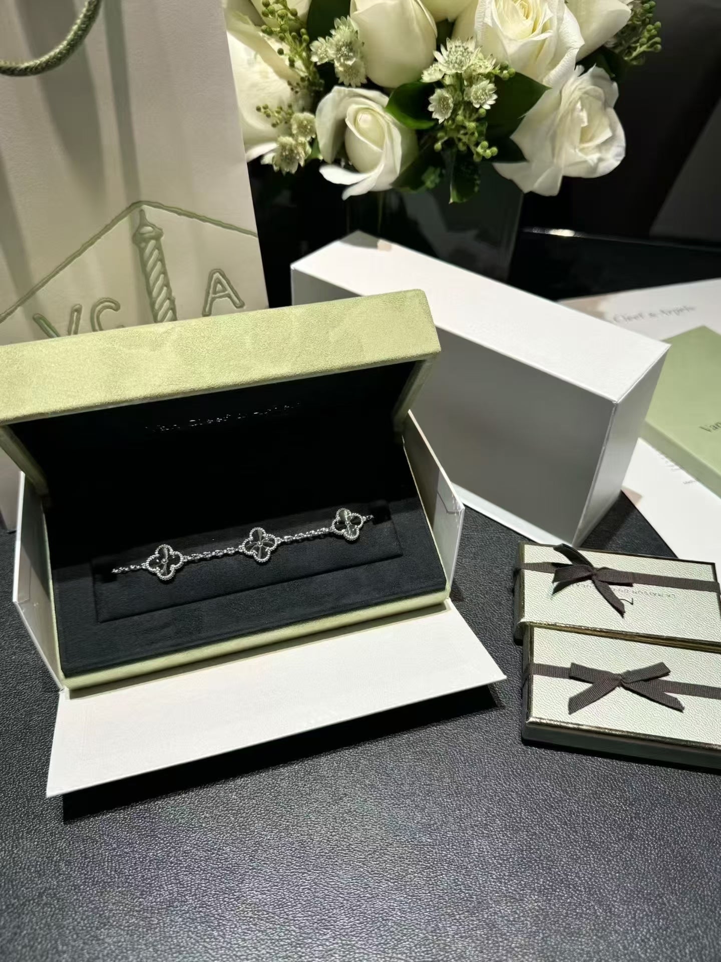 5 motif clover Silver Bracelet
