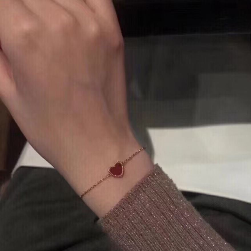 VCA Yellow Gold Carnelian 1 Motif Clover Mini Heart Bracelet- 9mm