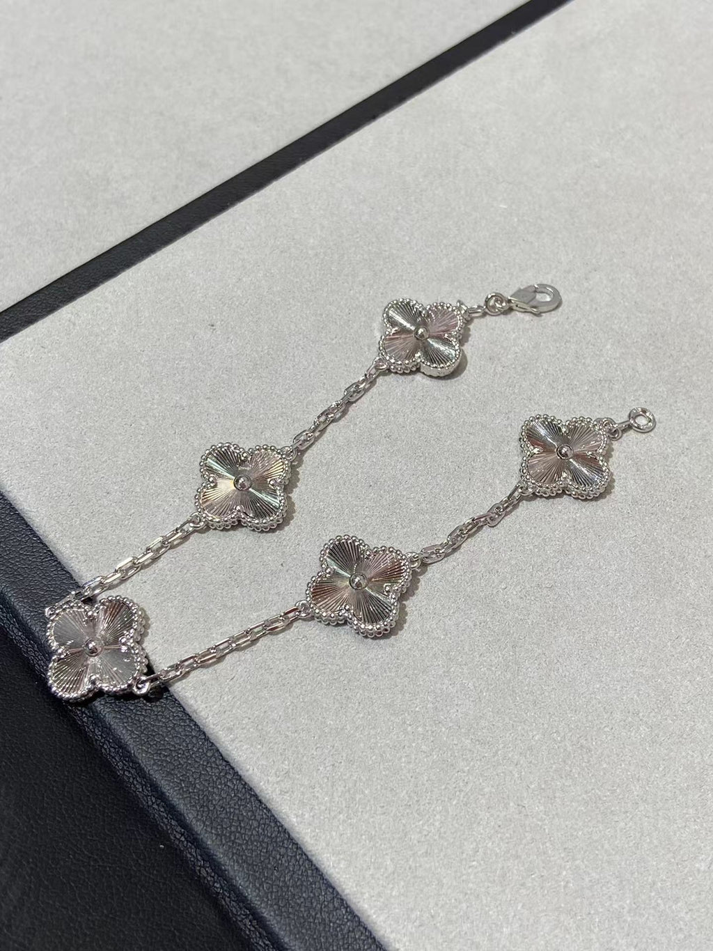 5 Motifs Lucky Silver Bracelet