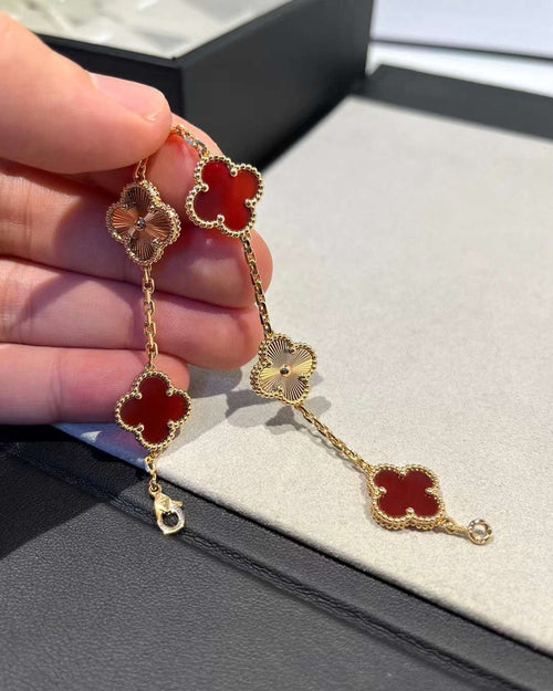 5 motif clover Carnelian Yellow Gold Bracelet