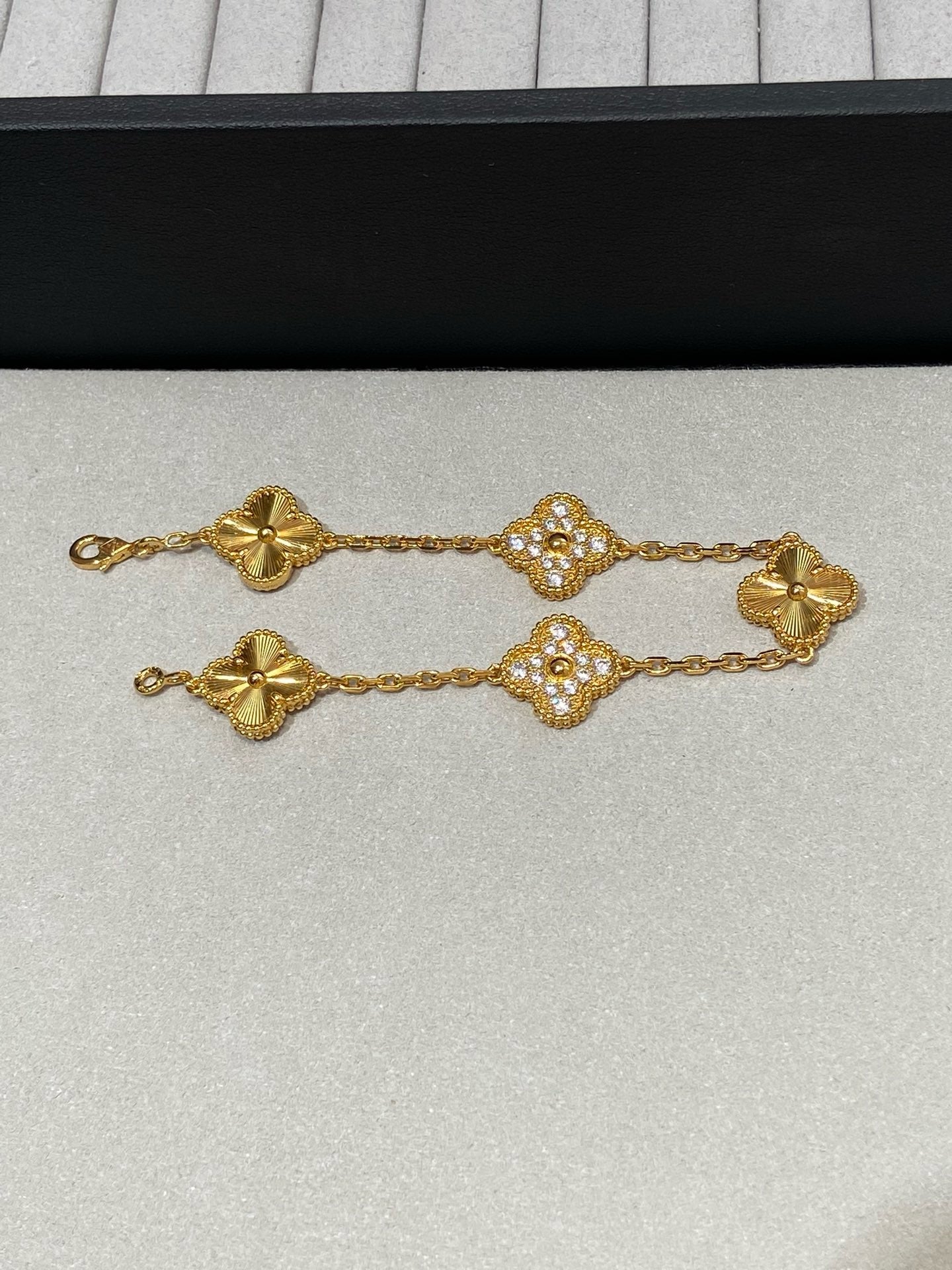 Yellow Gold Diamond 5 Motifs Bracelet- 15mm medium size