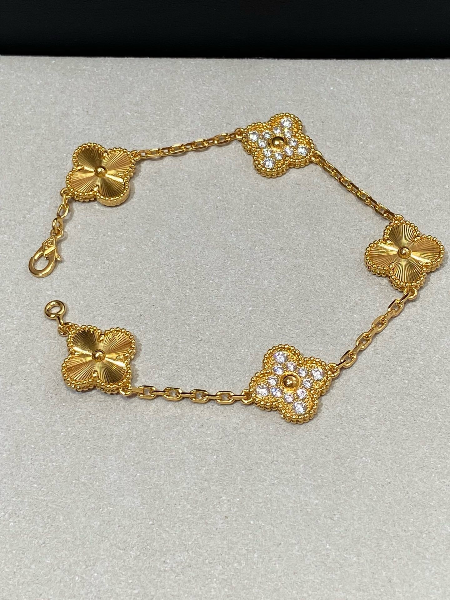 Yellow Gold Diamond 5 Motifs Bracelet- 15mm medium size