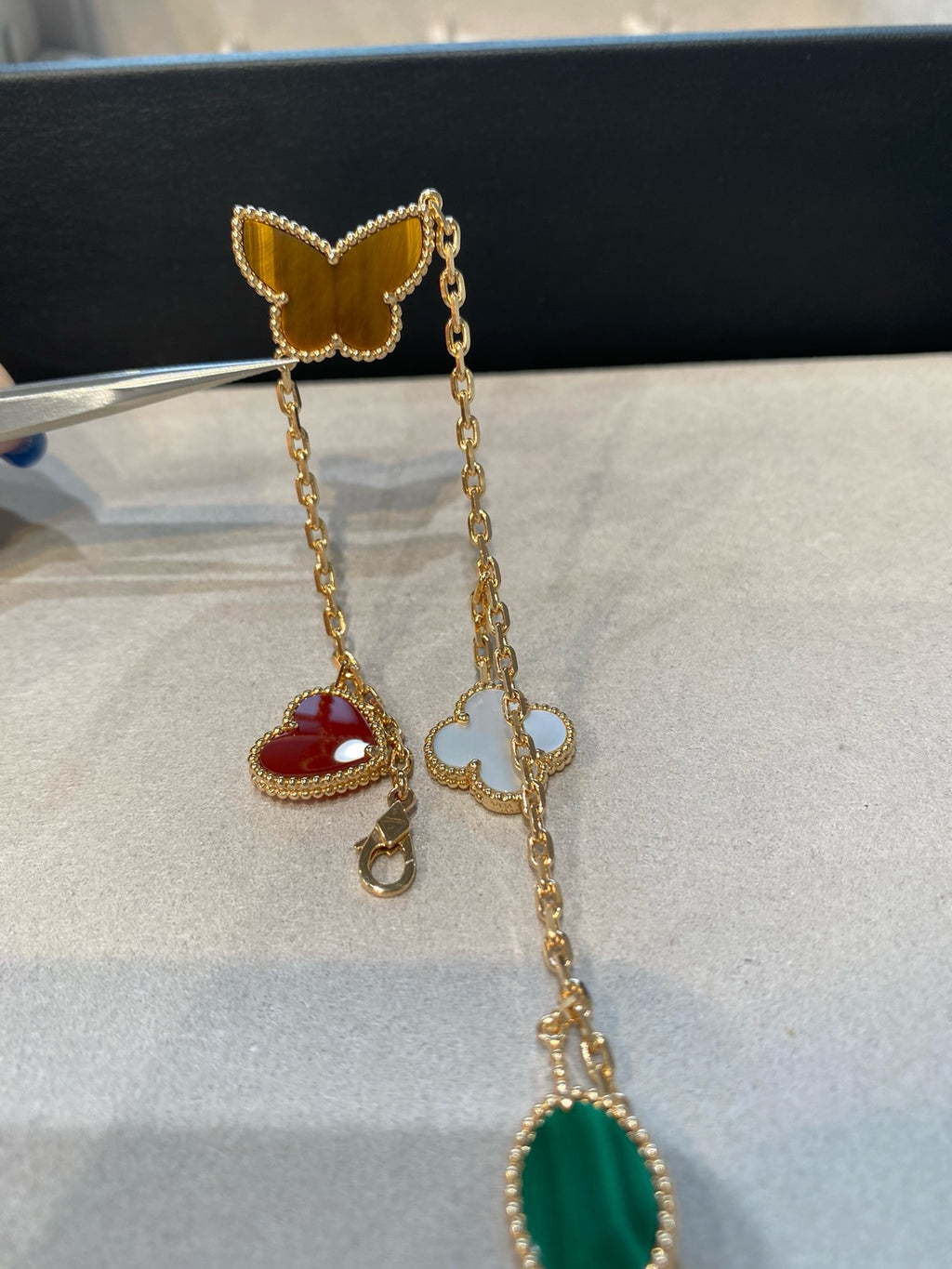 VCA 4 motifs Spring bracelet - Yellow gold
