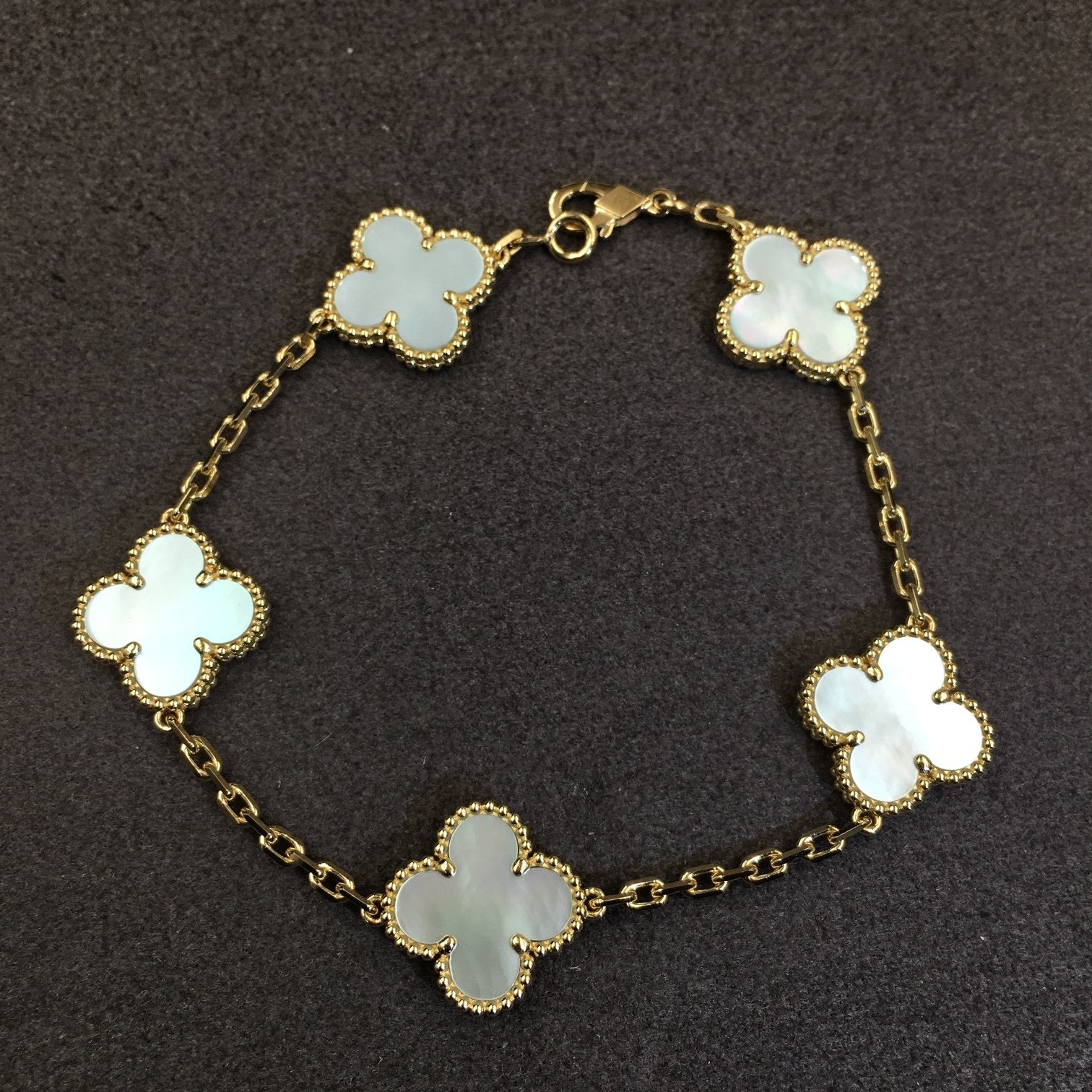 5 motif clover Mother of pearl Bracelet