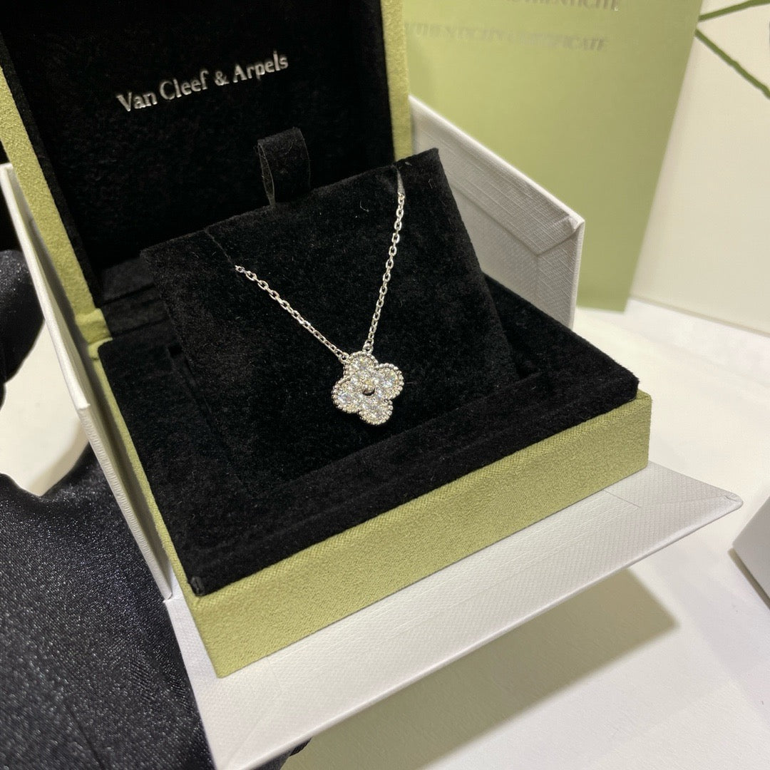 Silver 1 motif lucky necklace 15mm